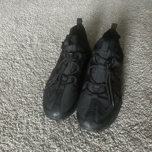 NIKE ACG SNEAKERS Sz 12